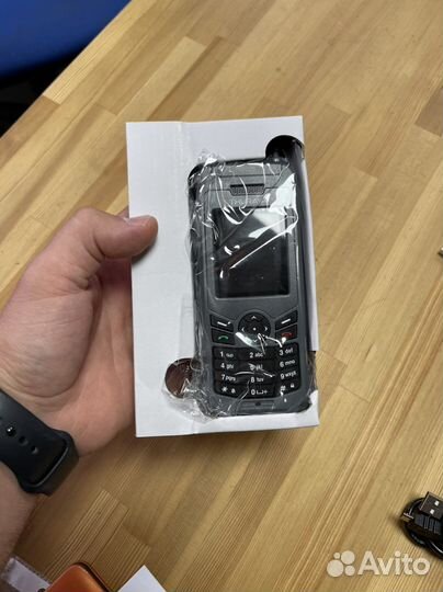 Спутниковый телефон Thuraya XT-lite новый из ОАЭ