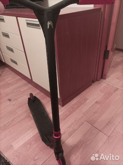 Трюковой самокат Ethic Erawan, red