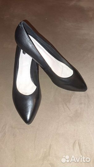 Туфли лодочки новые