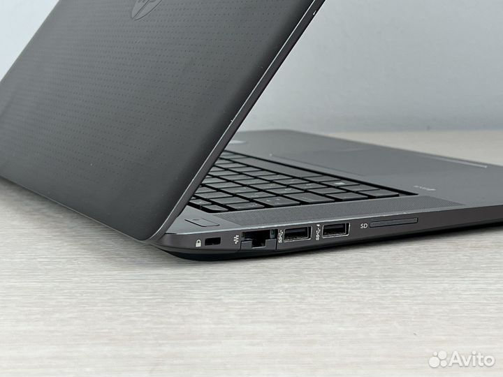 HP ZBook Studio G3 Xeon 32Gb/512Gb
