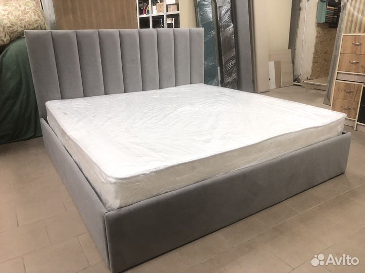 Кровать двухспальная в лофт стиле