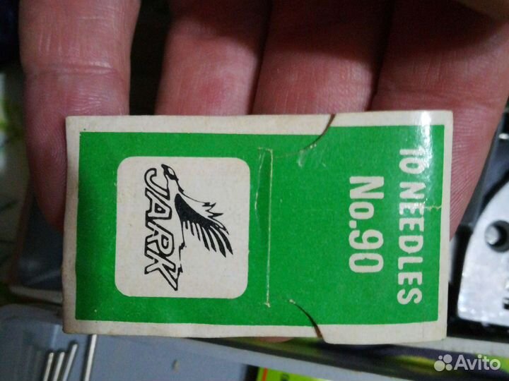 Набор для шитья (иглы, шпульки,оверлочные лапки)