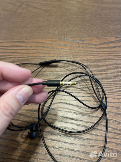 Наушники Samsung проводные. Apple оригинал