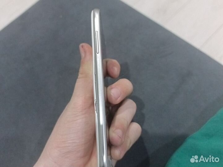 Samsung Galaxy J3 (2016) SM-J320F/DS, 2/16 ГБ