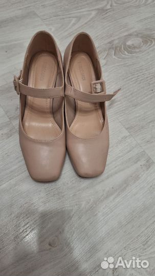 Туфли женские 38 размер бежевые