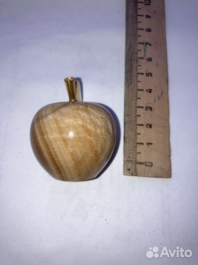 Статуэтка из камня