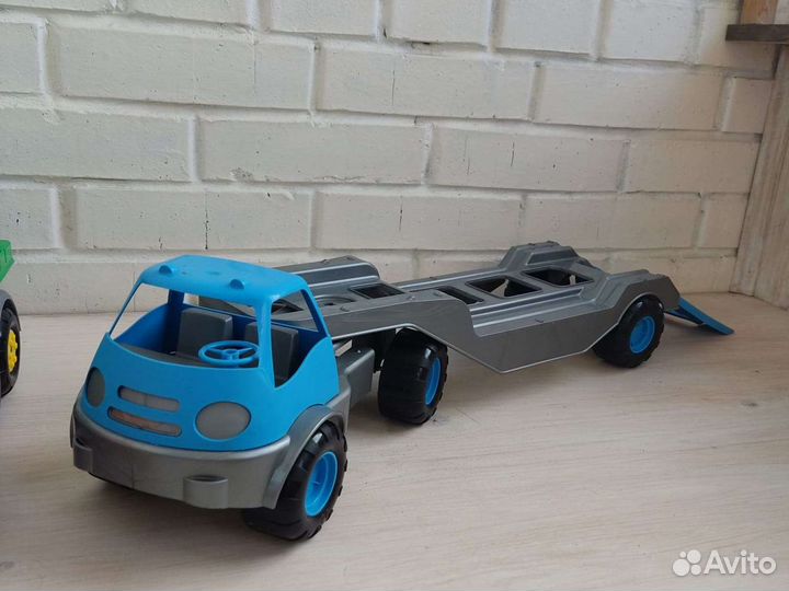 Разные машины игрушечные