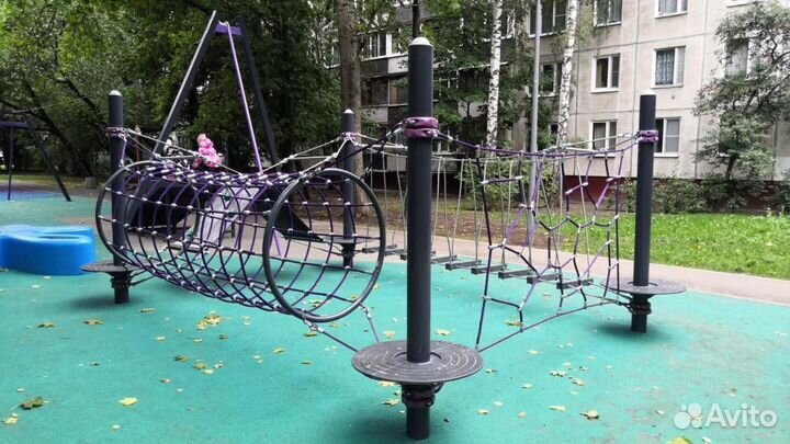 Шведская стенка с шестью турниками