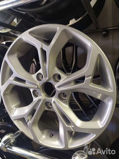 Диски R16 5x114,3 et43 d 67,1 RST R016 SL