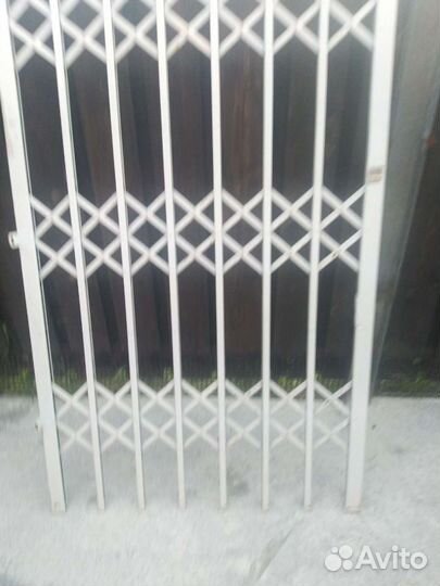 Металлическая решетка-гармошка