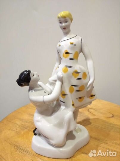 Статуэтки фарфор,керамика