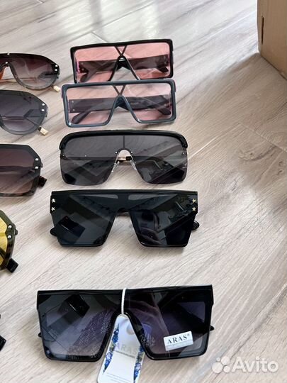 Очки солнцезащитные