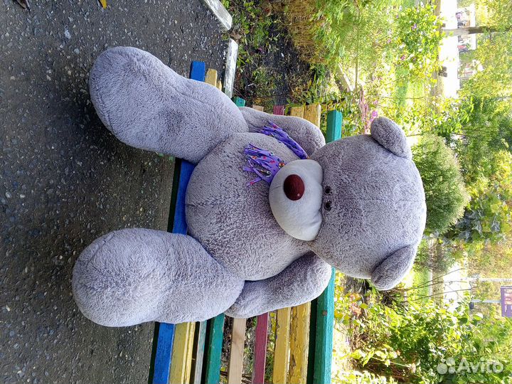 Большой плюшевый мишка