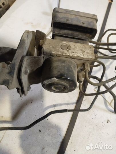 Блок ABS Toyota Yaris 2 1.0 2008