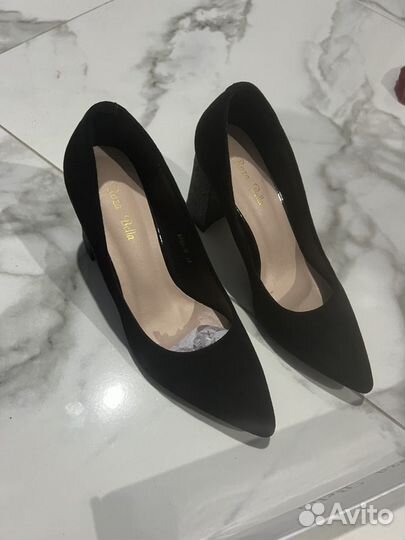 Туфли женские 39 размер новые,черные