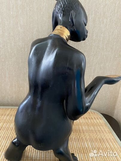 Статуэтка африканка