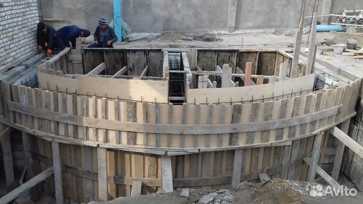 Строительная бригада каменьщики