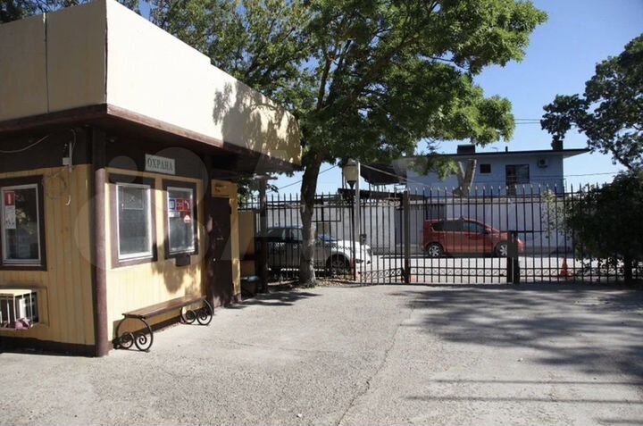 Гостиница, 1500 м²