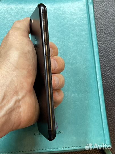 Телефон iPhone 7