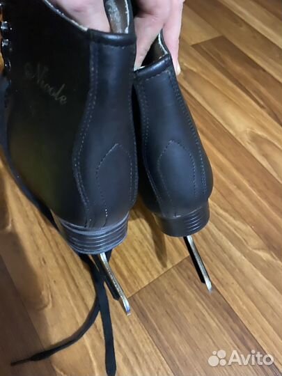 Фигурные коньки Nicole 39р