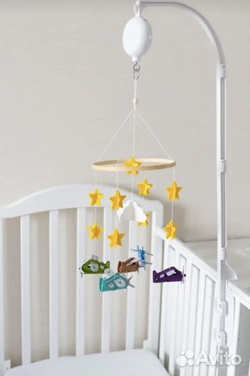 Мобиль на кроватку деревянный
