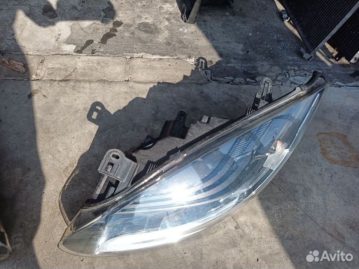 Фары Renault Megane3
