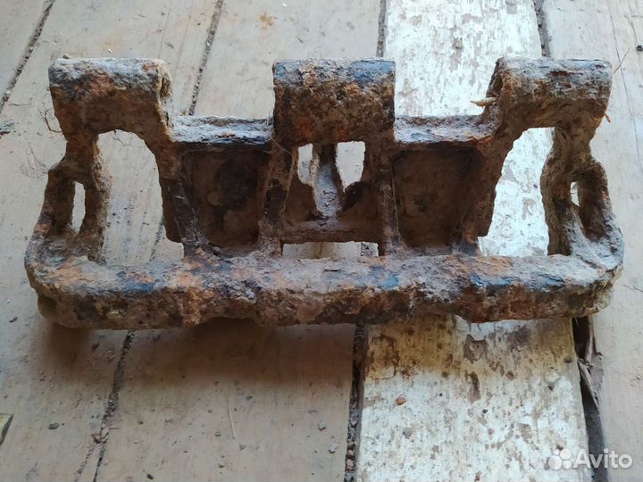 Трак и колесо от немецкой техники