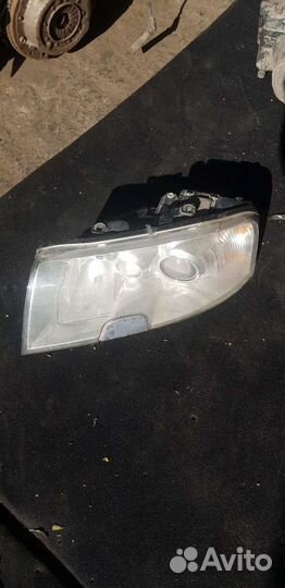 Фара передняя левая на Skoda superb 2002-2008