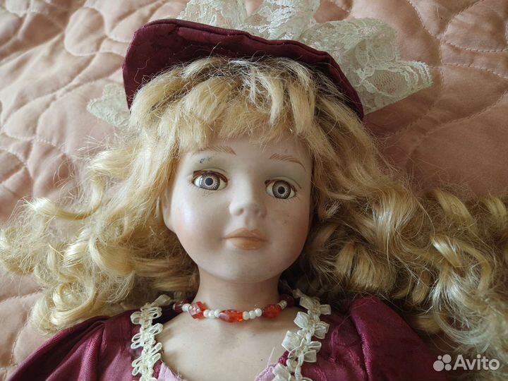 Кукла фарфоровая коллекционная из Европы