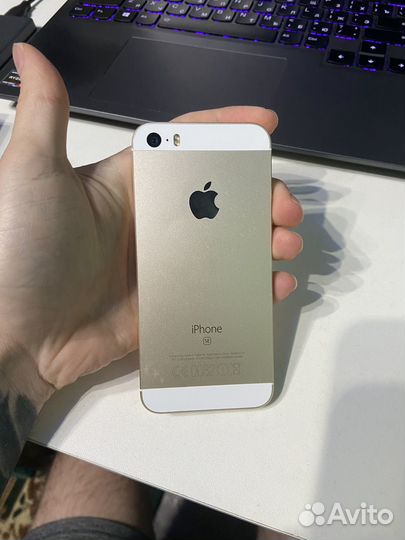 iPhone SE, 32 ГБ