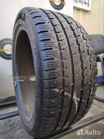 Kumho I'Zen KW27 235/45 R17 97V