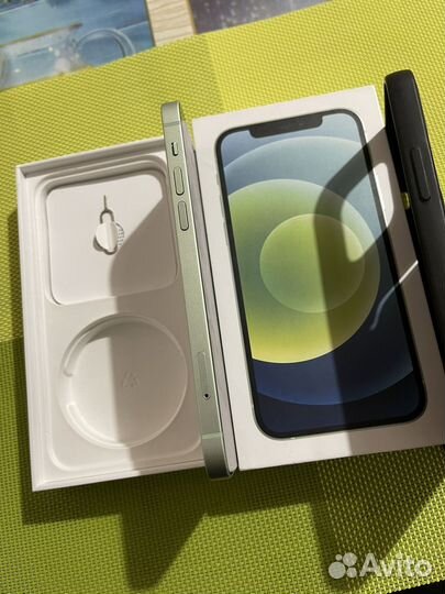 iPhone 12, 64 ГБ