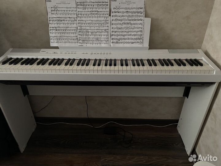Yamaha P-105