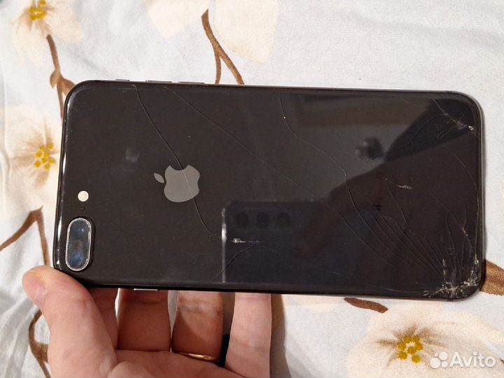 iPhone 8 Plus, 64 ГБ