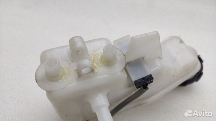 Бачок тормозной жидкости Hyundai Tucson NX4 D4FE