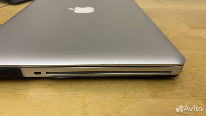 Macbook pro 13 late 2011, 8gb, 120gb SSD, серебро