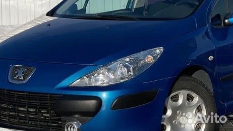 Наклдака/молдинг/заглушка бампера peugeot пежо 307