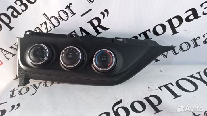Блок климат-контроля Toyota Corolla E180