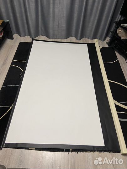 Экран Luma для проектора рулонный 106 дюймов