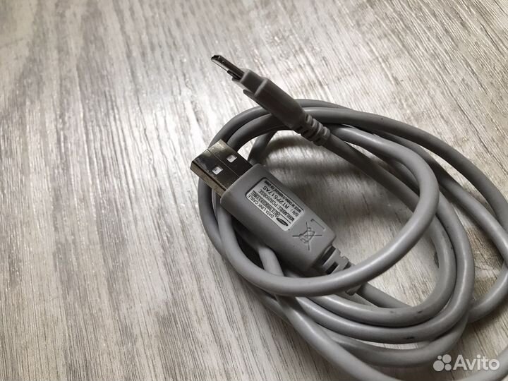 Кабель для телефона