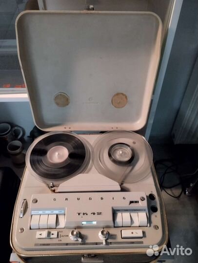 Ламповый, катушечный магнитофон Grundig TK 42