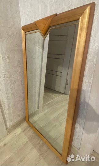 Зеркало настенное от гарнитура в дереве