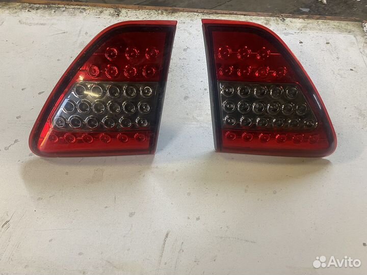 Задние фонари диодные на крышку corolla e150