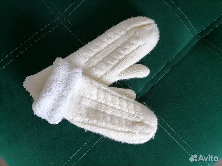 Шапка + варежки в подарок