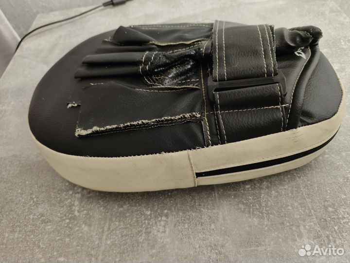 Спортивные перчатки