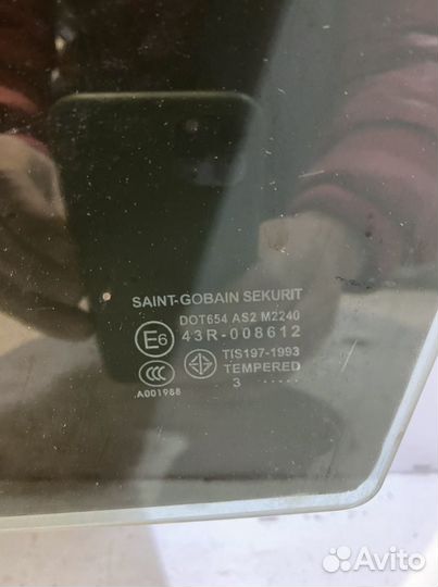 Mazda 3 BK хетчбек Переднее левое стекло