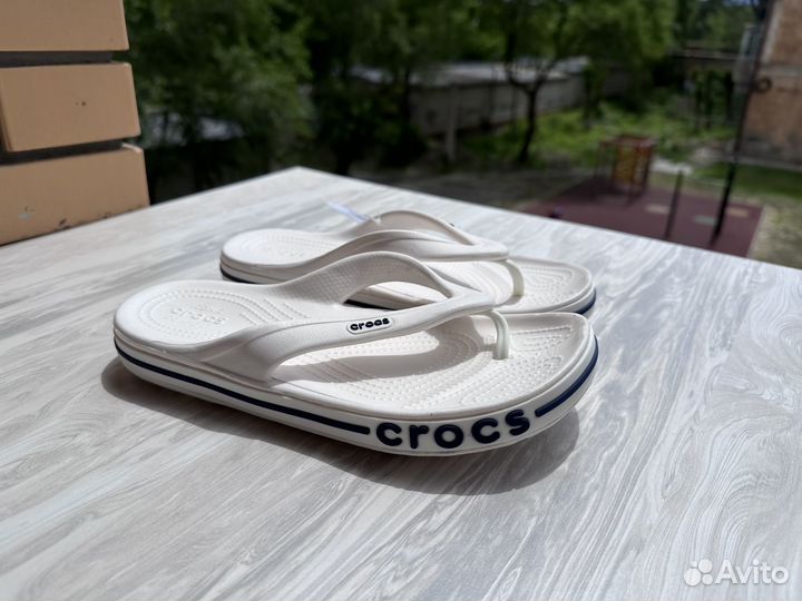 Женские шлепанцы crocs