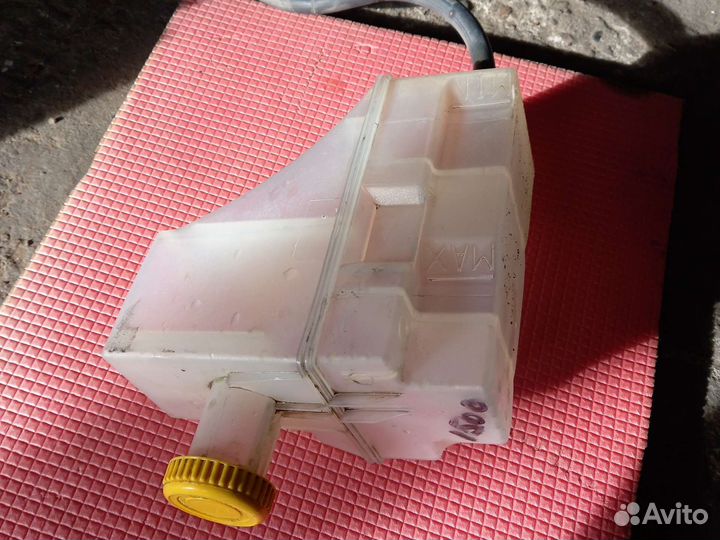 Бачек расширительный nissan note E11