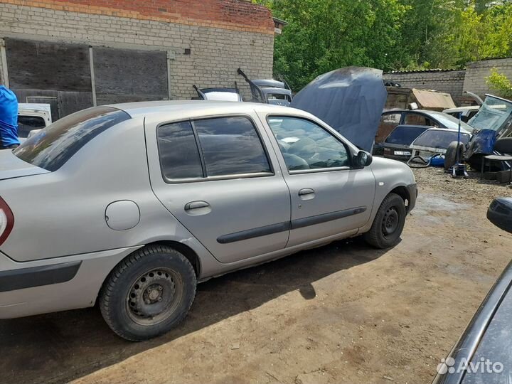 Автомобиль Рено Симбол 1 на запчасти