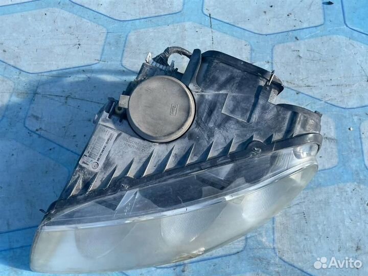 Фара левая ксенон 7L6941017BM